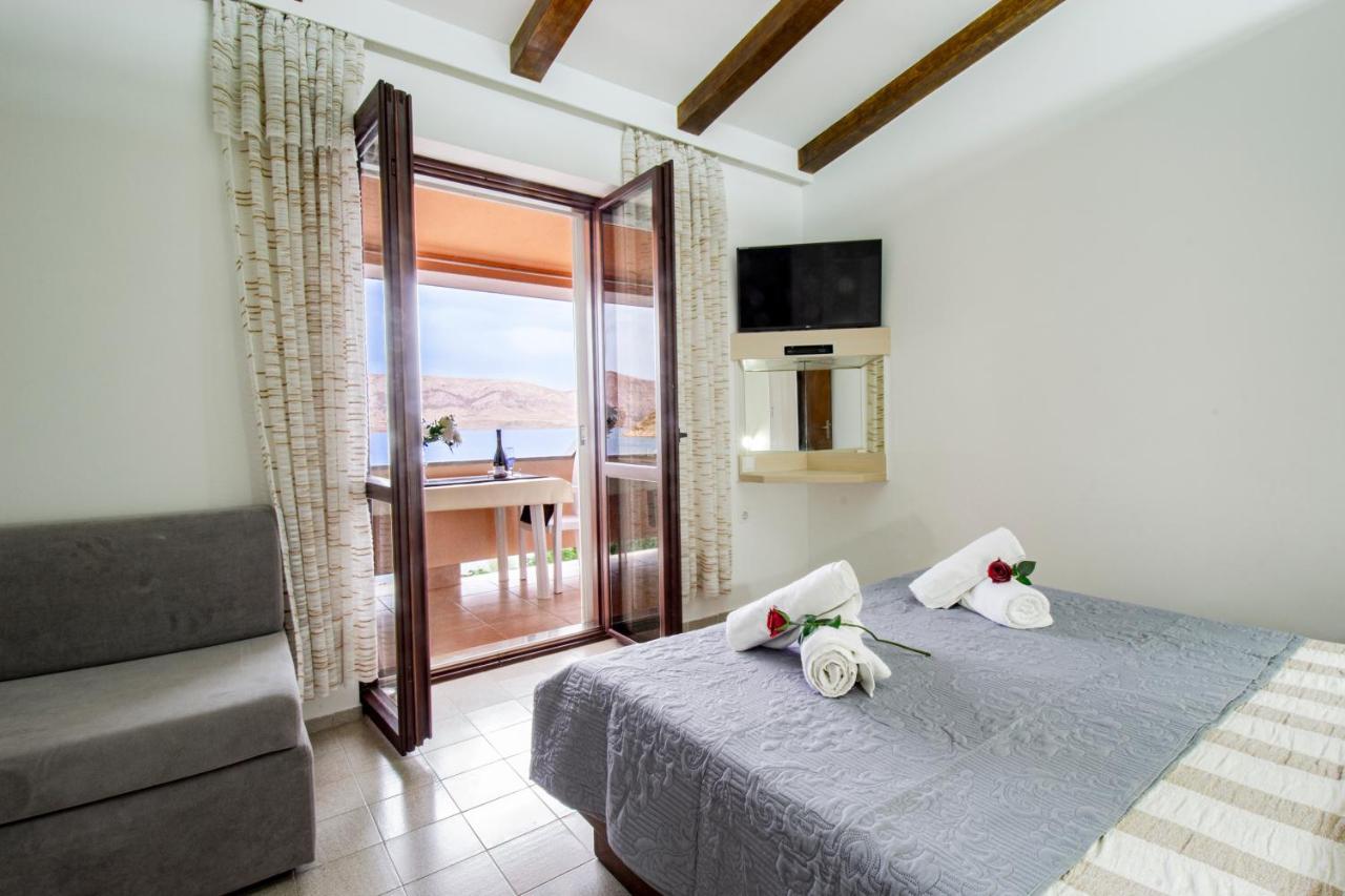 Galapagus Privat Beach & Boat Dock Apartment เมทายนา ภายนอก รูปภาพ