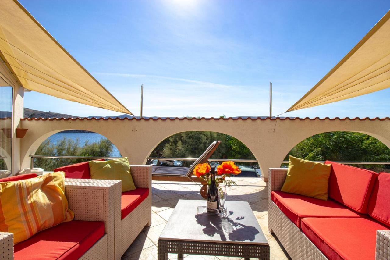 Galapagus Privat Beach & Boat Dock Apartment เมทายนา ภายนอก รูปภาพ